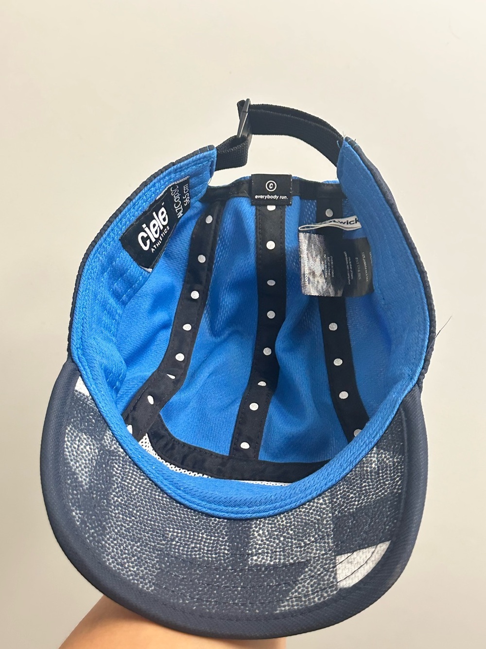Ciele Running Hat - Picture 3 of 5